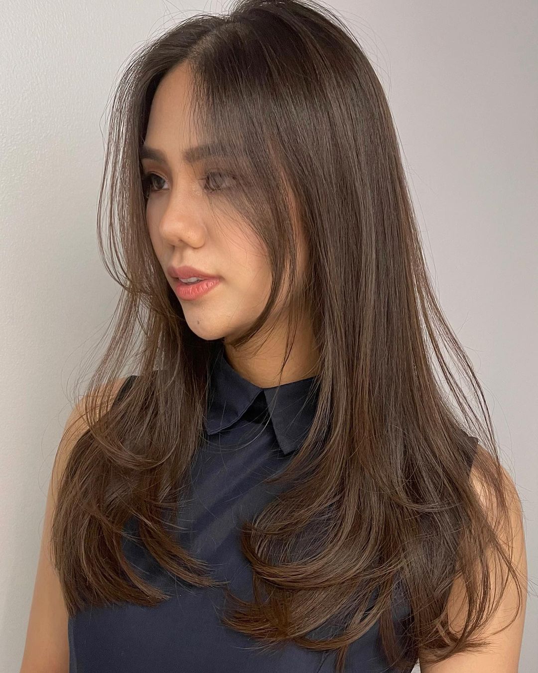 Long Thin Hair with Face-Framing Pieces