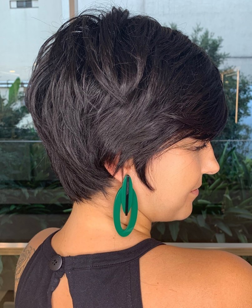 Glamorous Short Layered Hairstyle