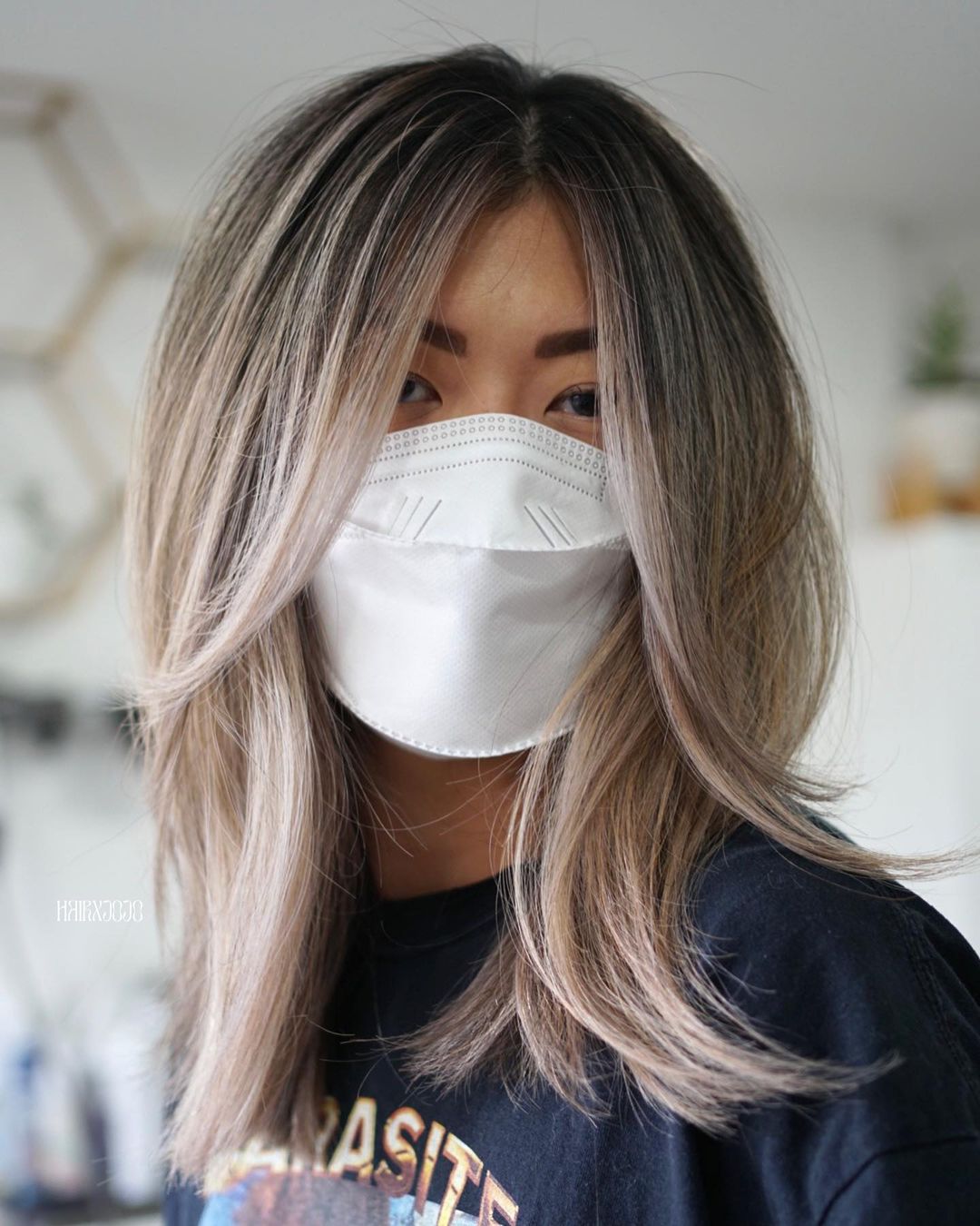 Thick Medium Hair with Mushroom Balayage