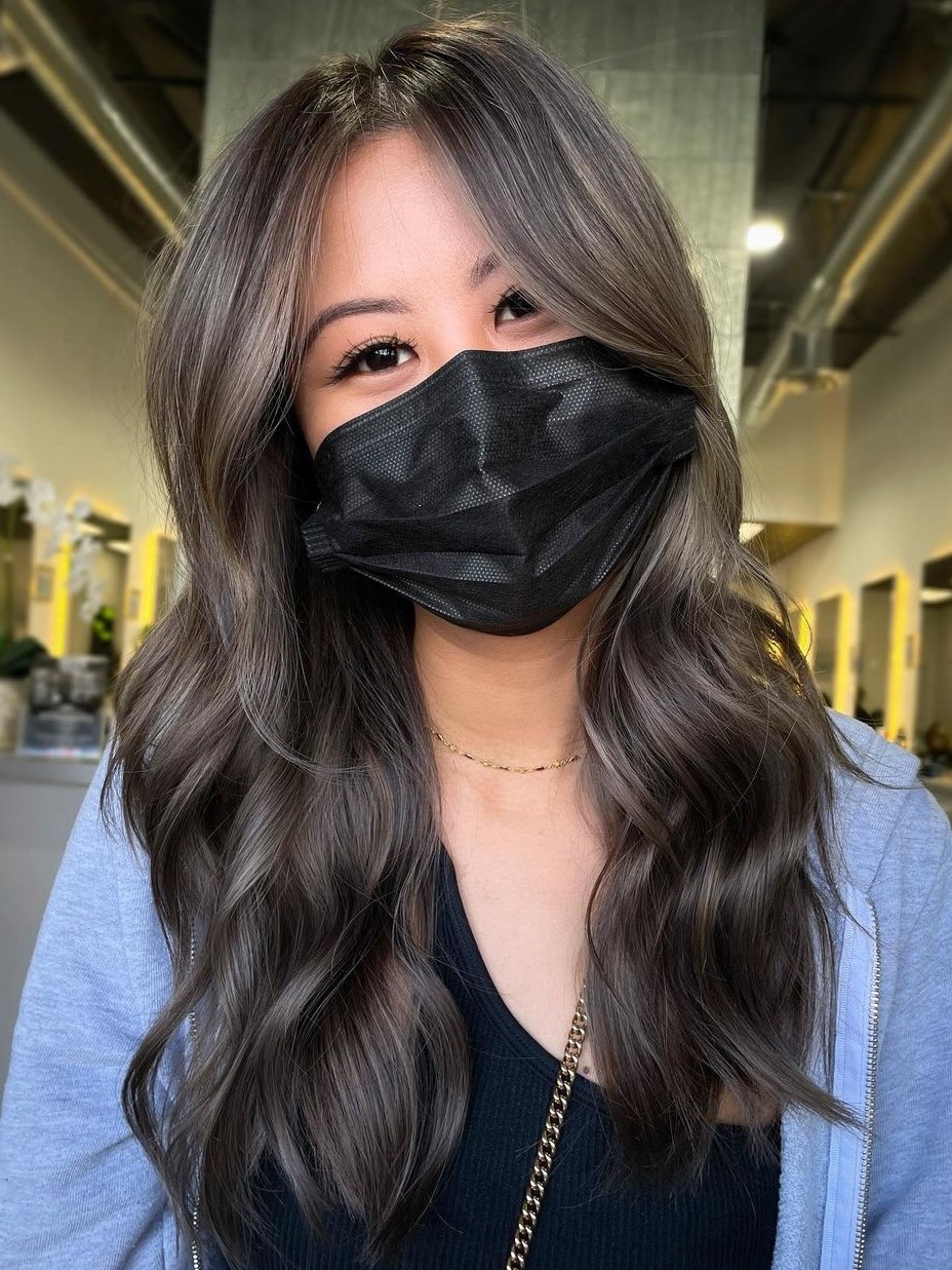 Lived-In Mushroom Beige Balayage Hair