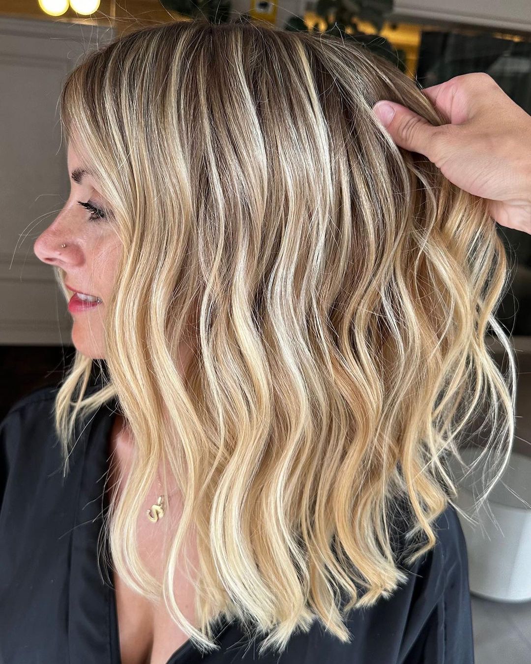 Shoulder-Length Creamy Blonde Balayage Hairstyle