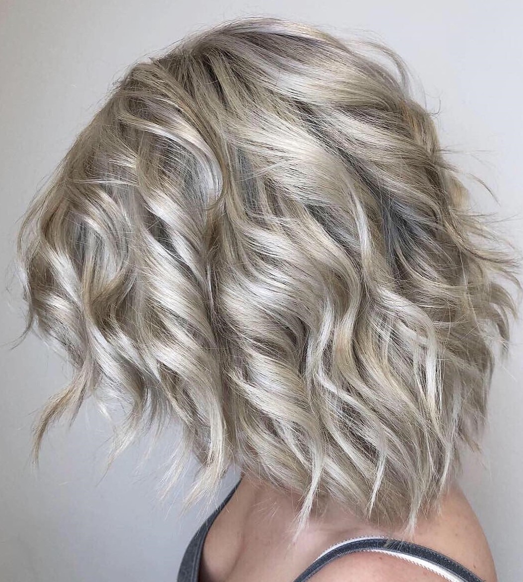 Medium Wavy Layered Shaggy Bob