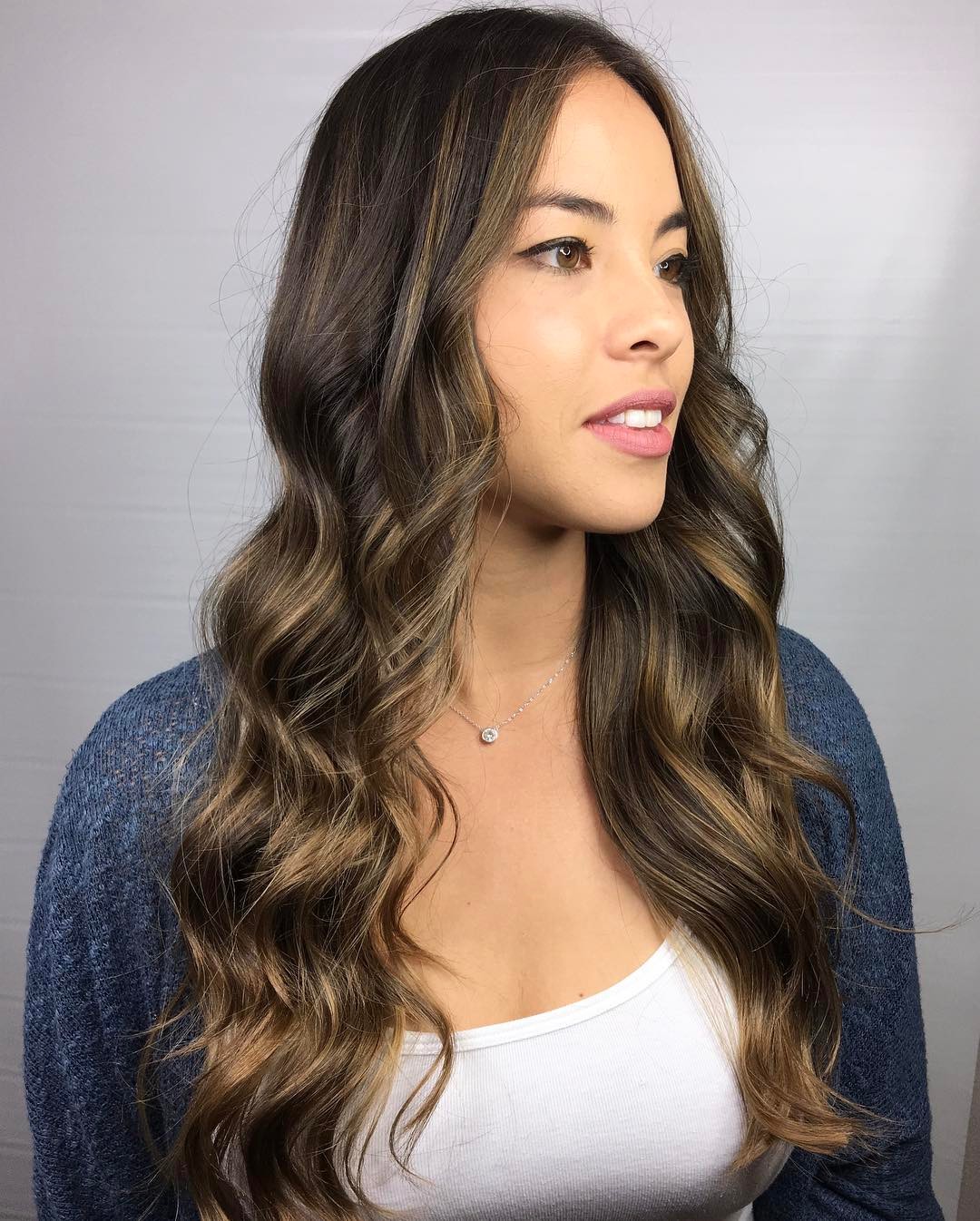 Long Wavy Hair for Long Face and a Big Nose