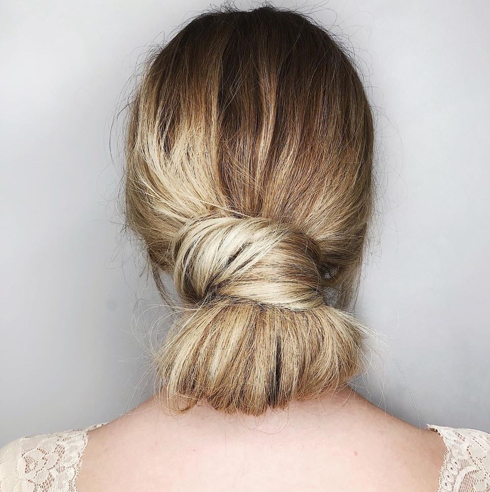 Fast Messy Low Ponytail Bun