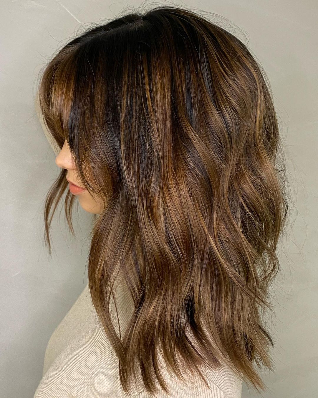 Shoulder-Length Hair with Teasy Lights