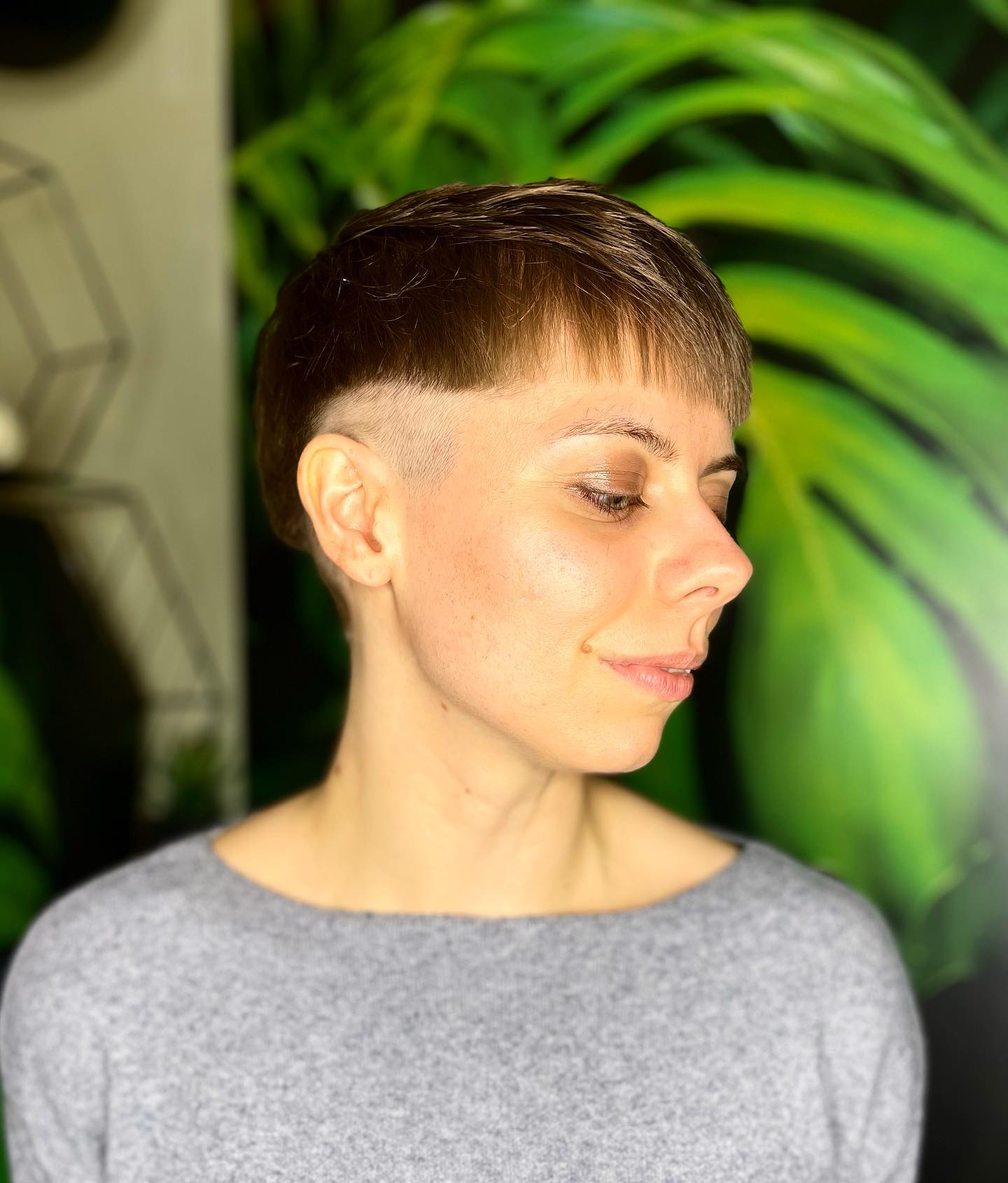 Messy Wavy Bowl Mullet