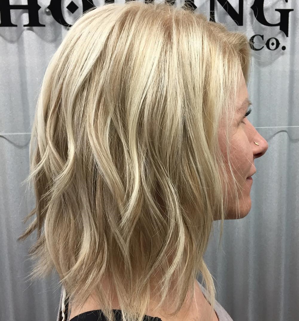 Mid-Length Layered Cut with Loose Waves