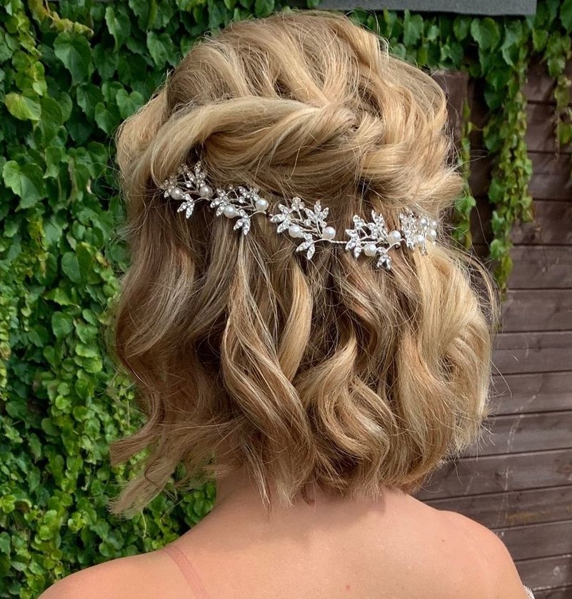 Wedding Easy Wavy Half Updo