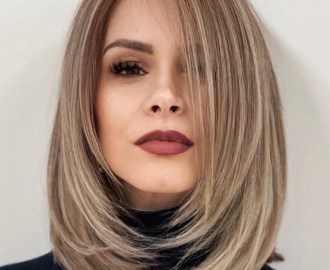 Medium Length Layered Cut for Straight Hair