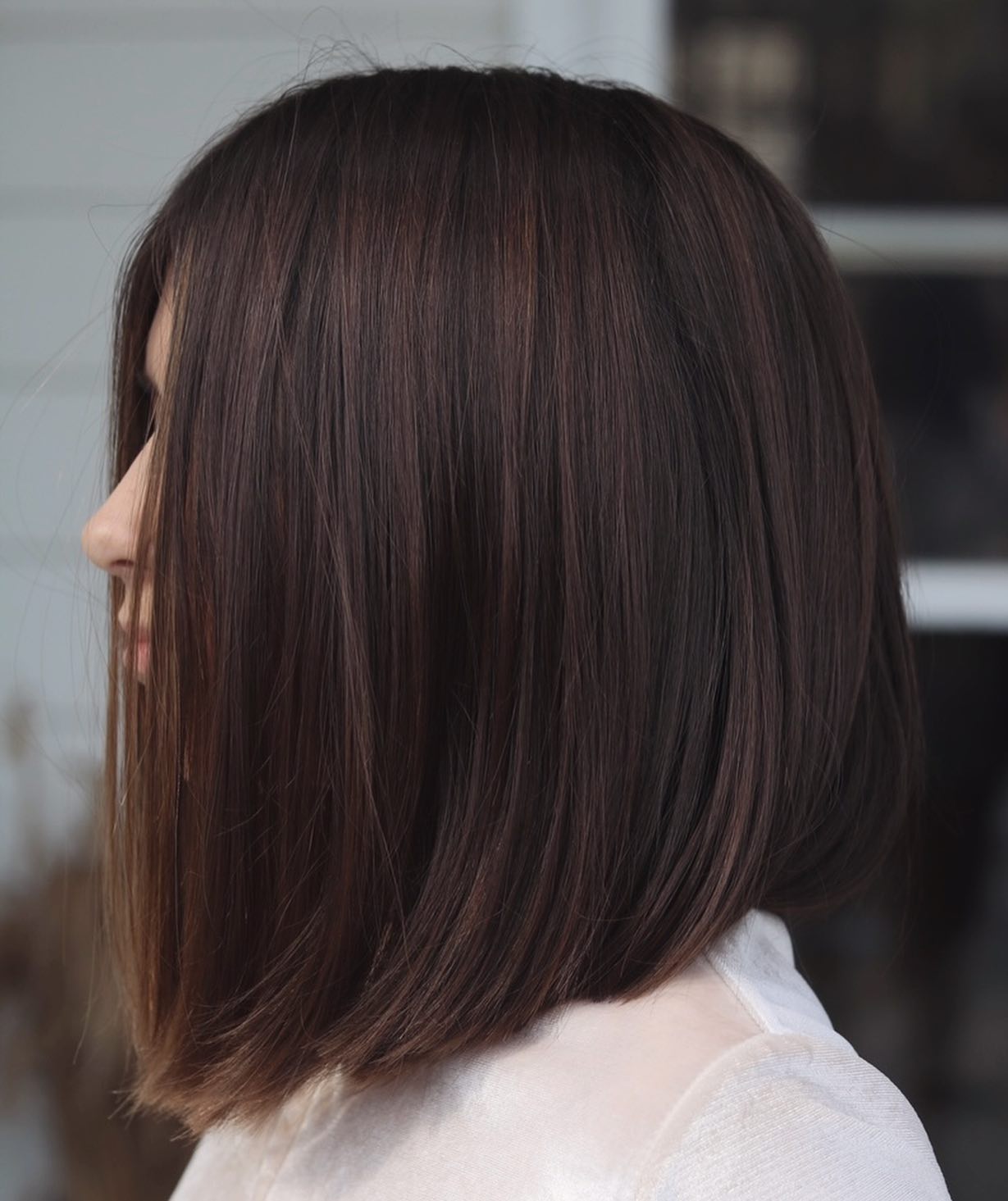 Angled Lob for Women with Thick Hair