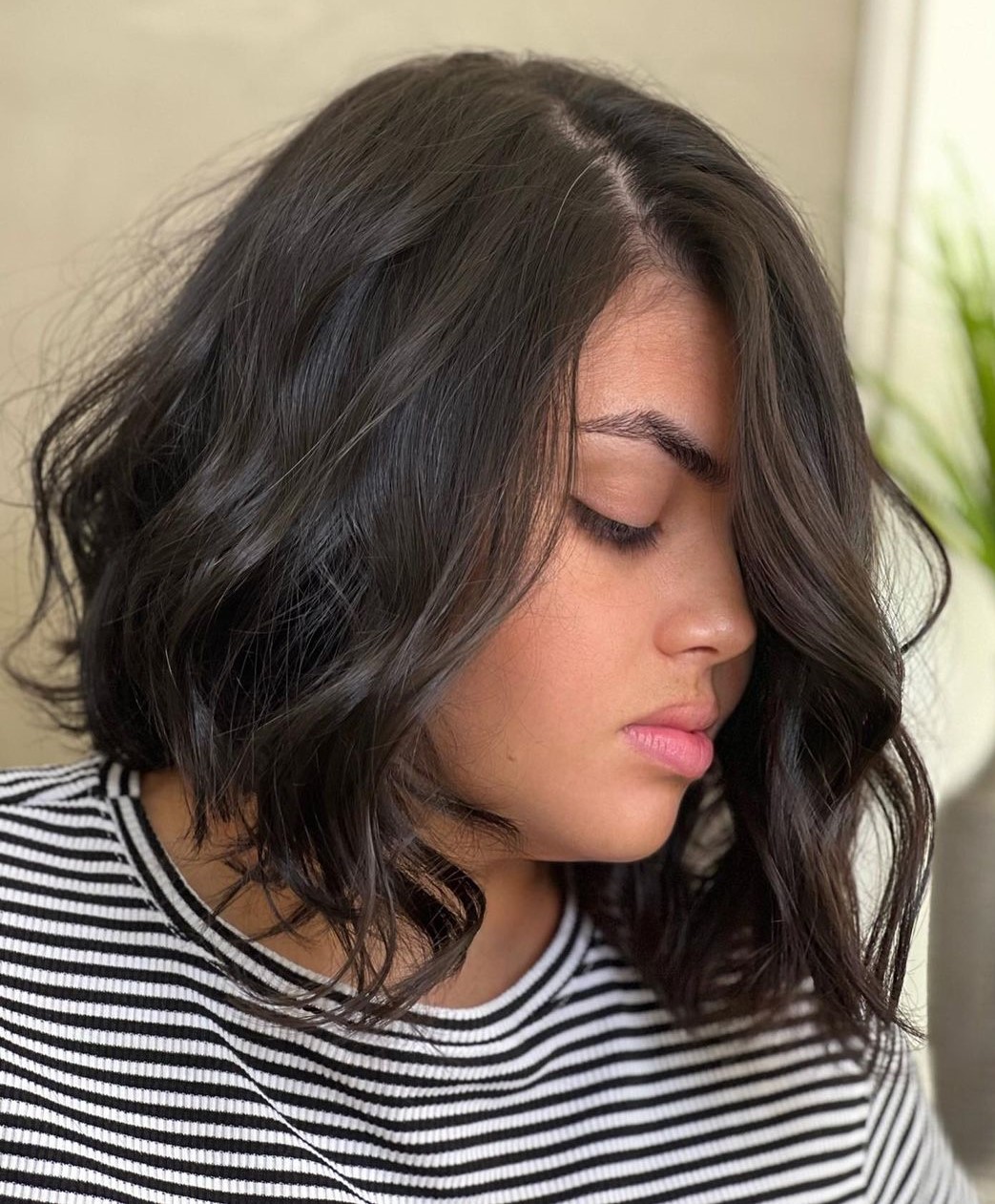 Round-Face Bob Haircut to Look Slimmer