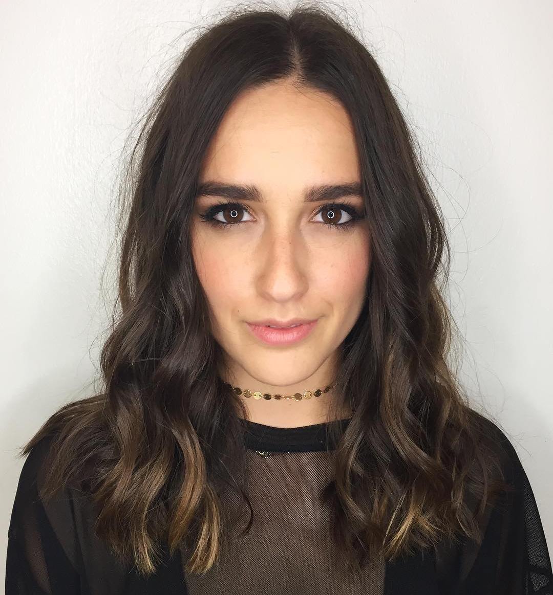 Medium Hairstyle for a Long Face and Thin Hair