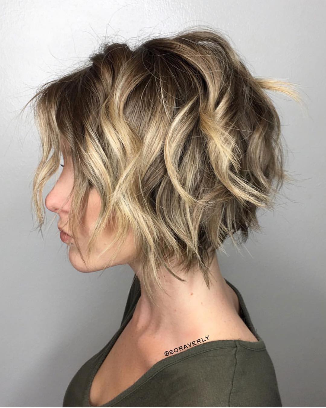 Short Layered Wavy Hairstyle