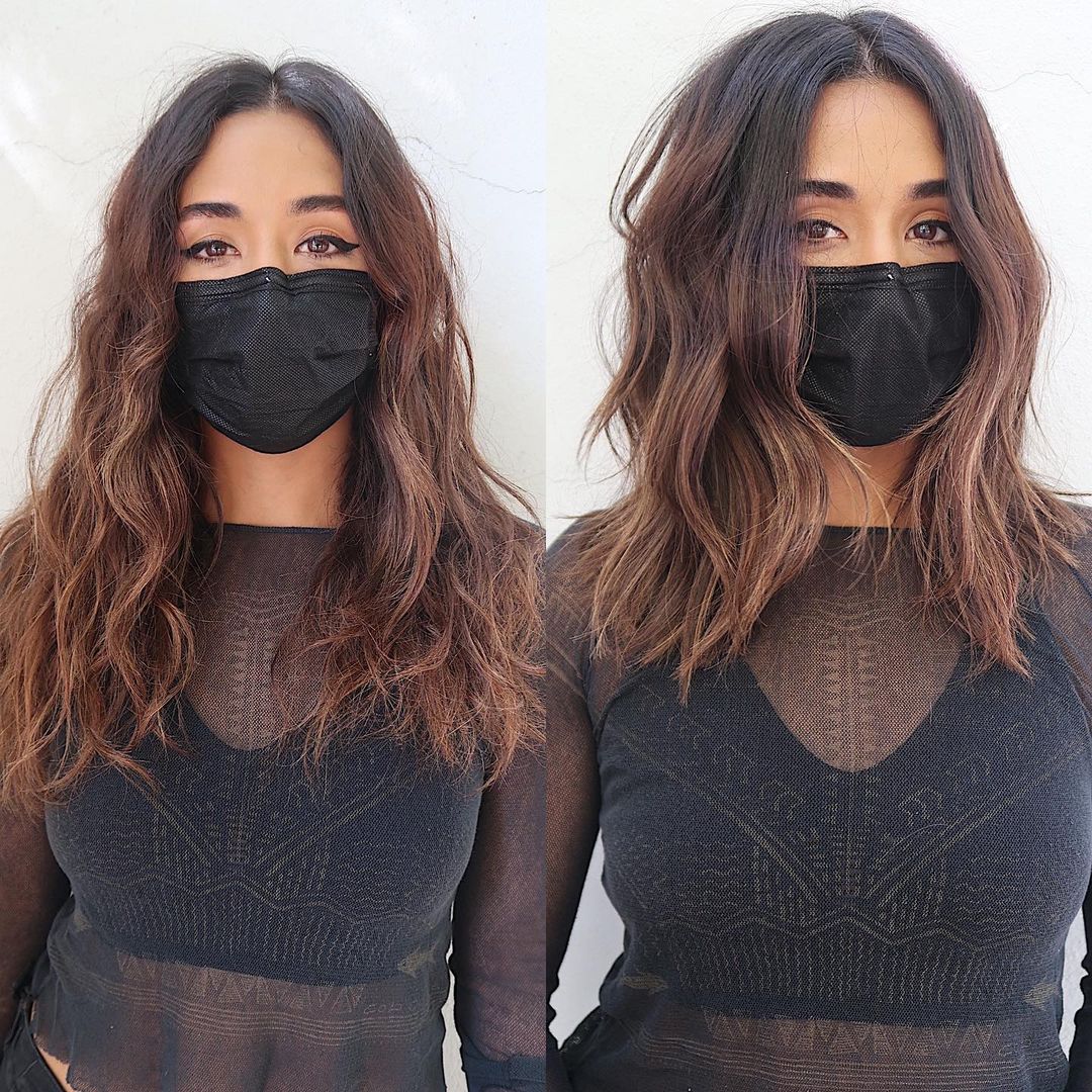 Layered Hairstyle with Highlighted Ends