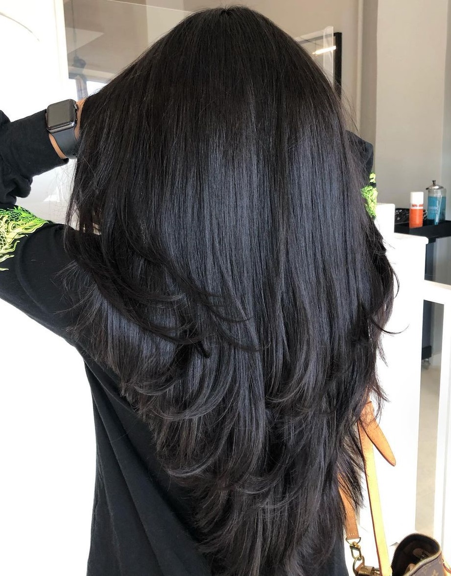 Long Loose V-Cut Hairstyle