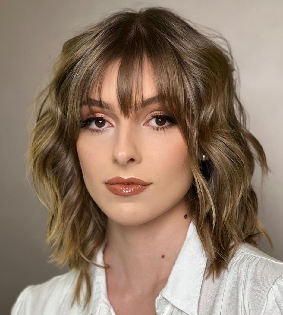 Medium Shag with a Thin Wispy Fringe
