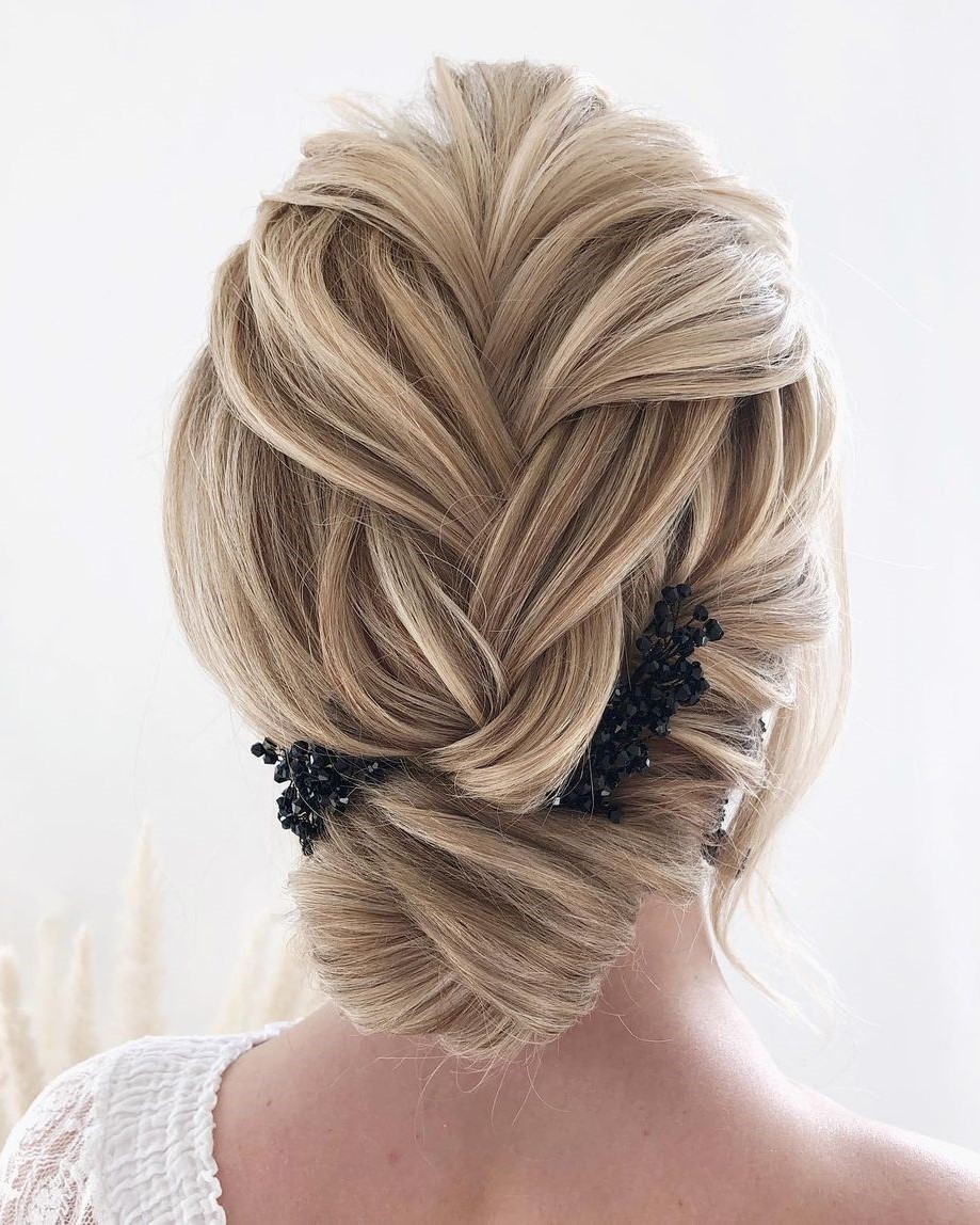 Voluminous Short Hair Bun