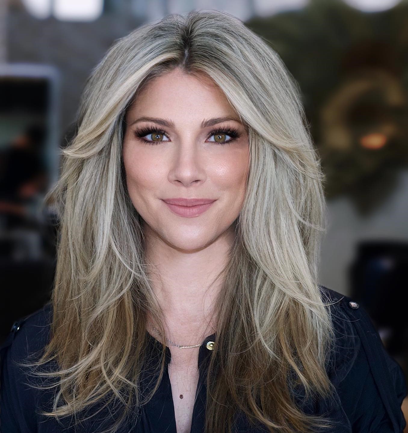 Long Layered Cut with a Middle Part