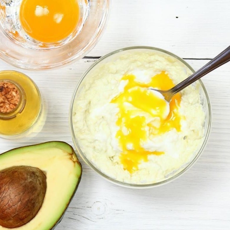 Homemade Hair Mask for Smooth and Shiny Hair